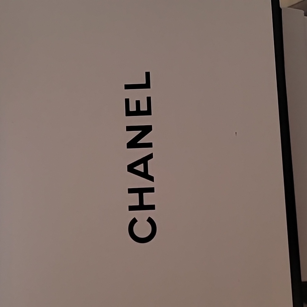 Chanel Elegant Brown and Pink Wrap - Picture 9 of 9